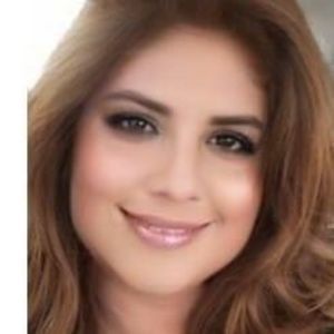 Meet your Posher, Cristela